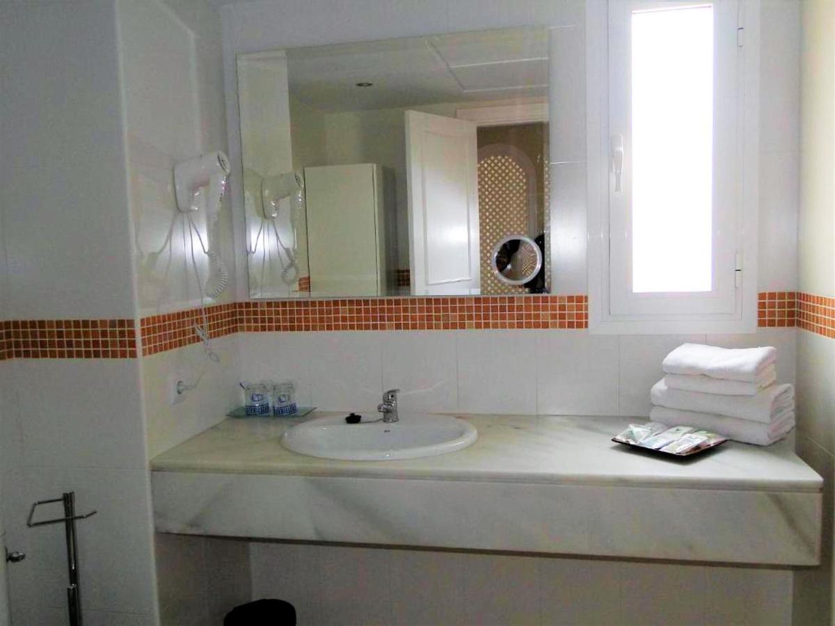 Attractive Holiday Home In Roquetas De Mar Surrounded By Beaches Exteriör bild